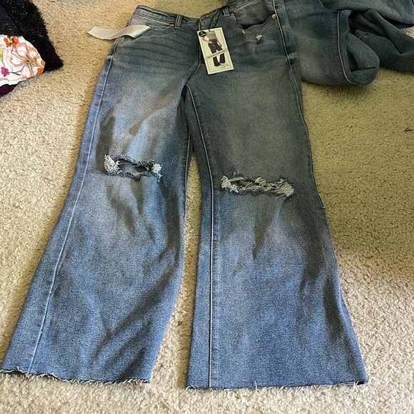 Tinseltown Jeans - Picture 2 of 8